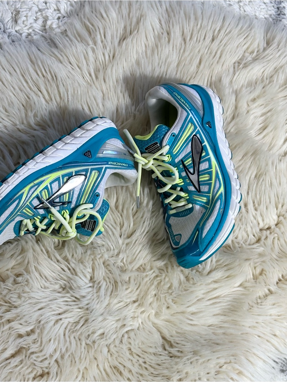 Brooks Women’s Turquoise & Lime Running Sneakers